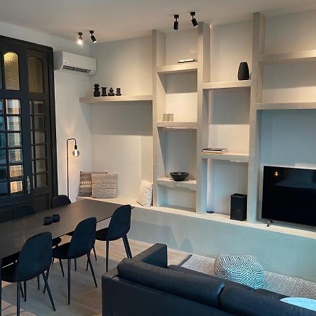 3 Bedroom Art-Nouveau Apartment With Free Parking Gand Esterno foto