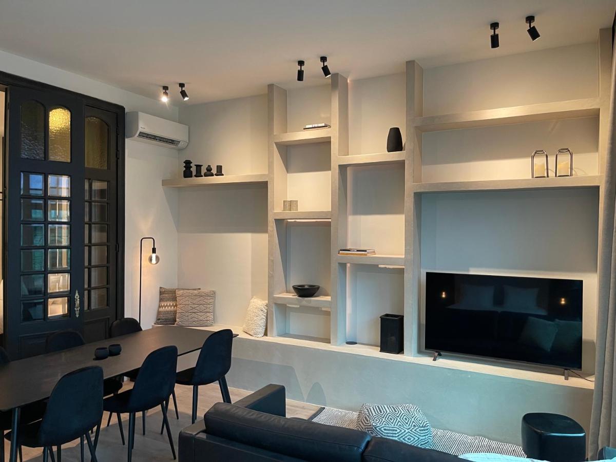 3 Bedroom Art-Nouveau Apartment With Free Parking Gand Esterno foto