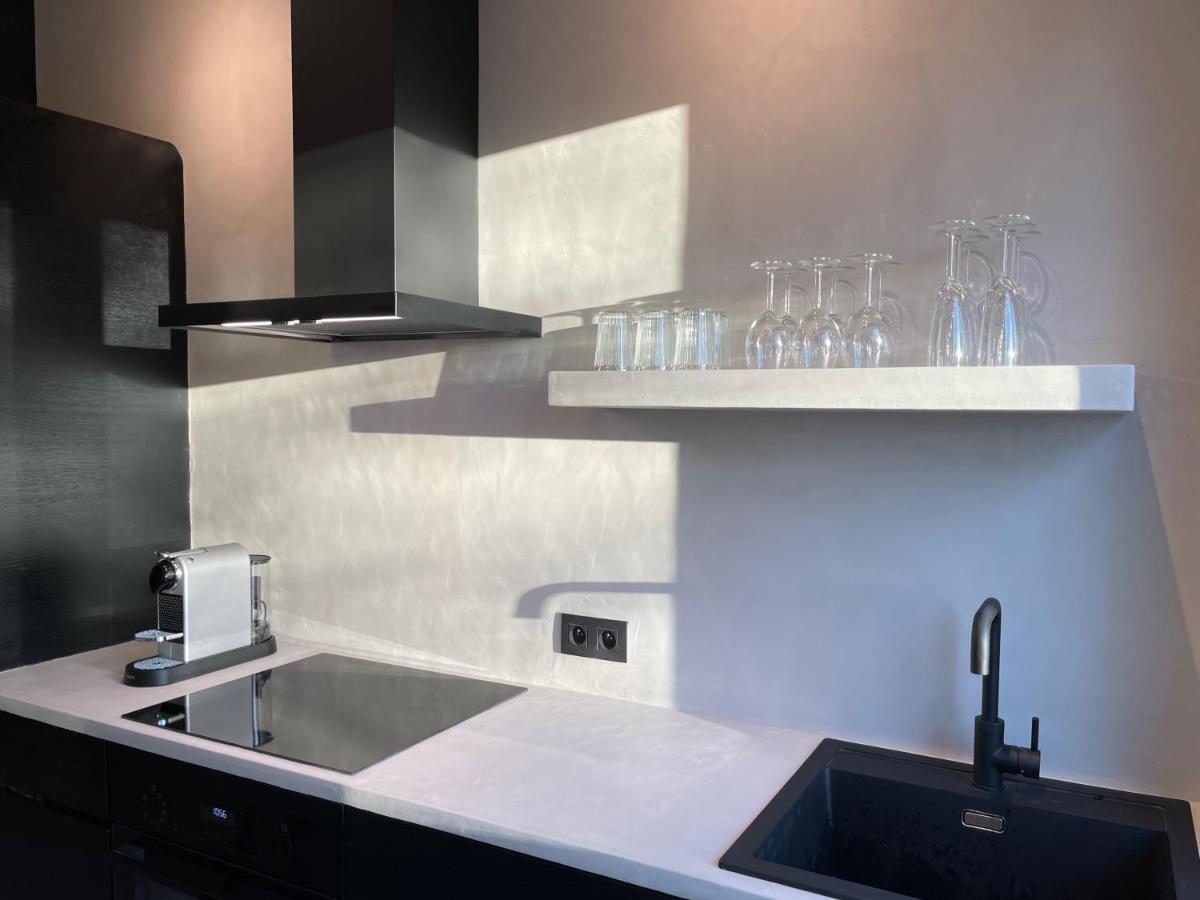 3 Bedroom Art-Nouveau Apartment With Free Parking Gand Esterno foto