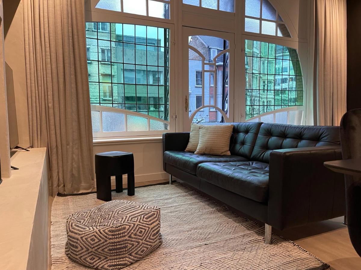 3 Bedroom Art-Nouveau Apartment With Free Parking Gand Esterno foto