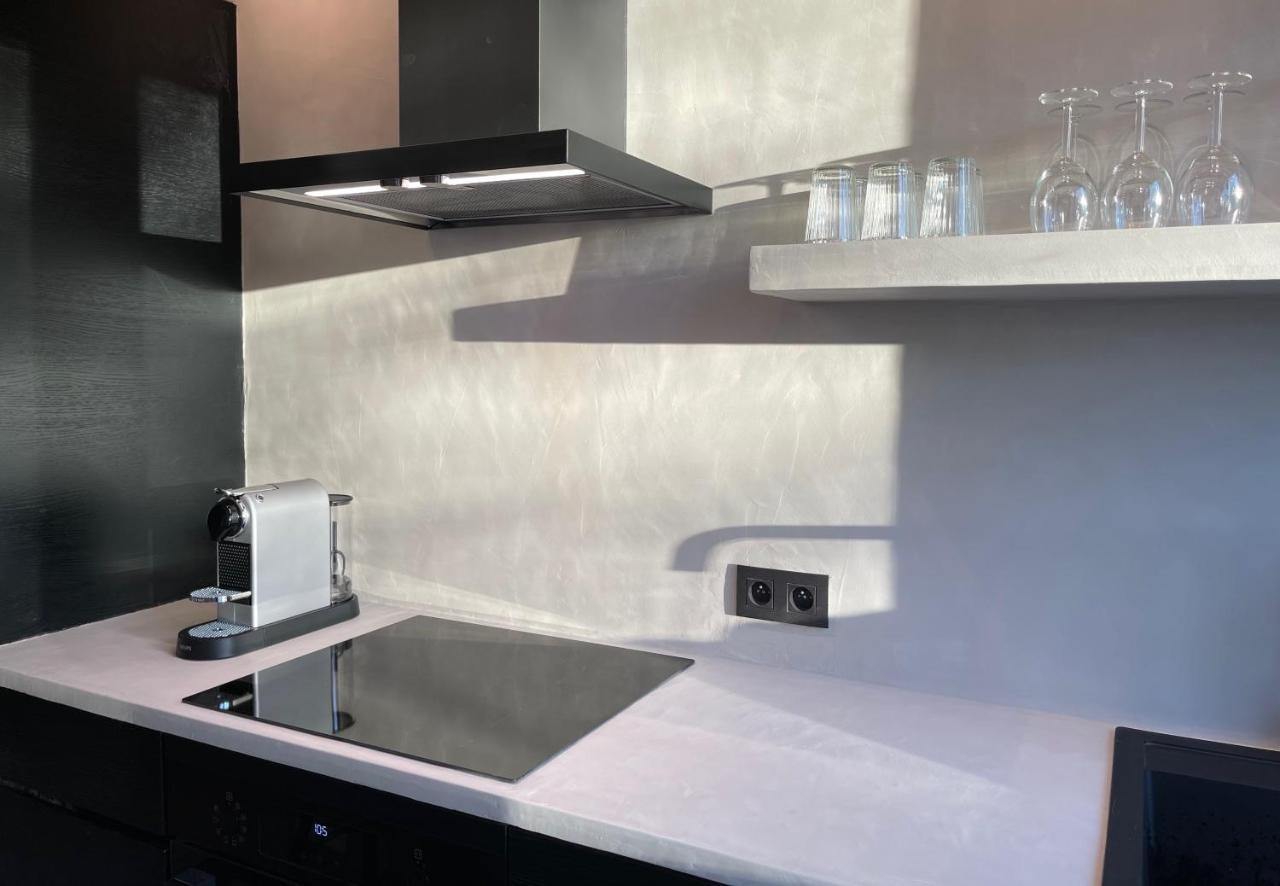 3 Bedroom Art-Nouveau Apartment With Free Parking Gand Esterno foto