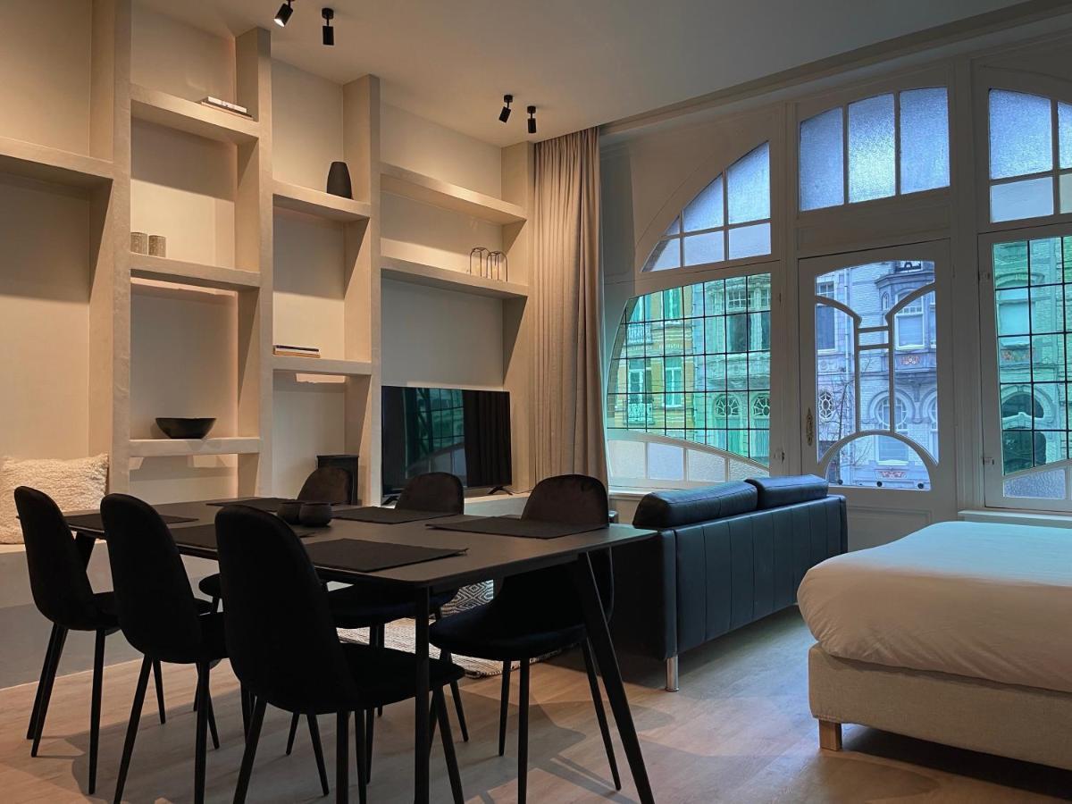 3 Bedroom Art-Nouveau Apartment With Free Parking Gand Esterno foto