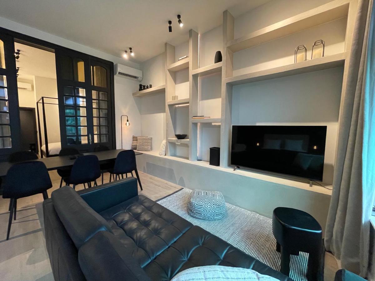 3 Bedroom Art-Nouveau Apartment With Free Parking Gand Esterno foto
