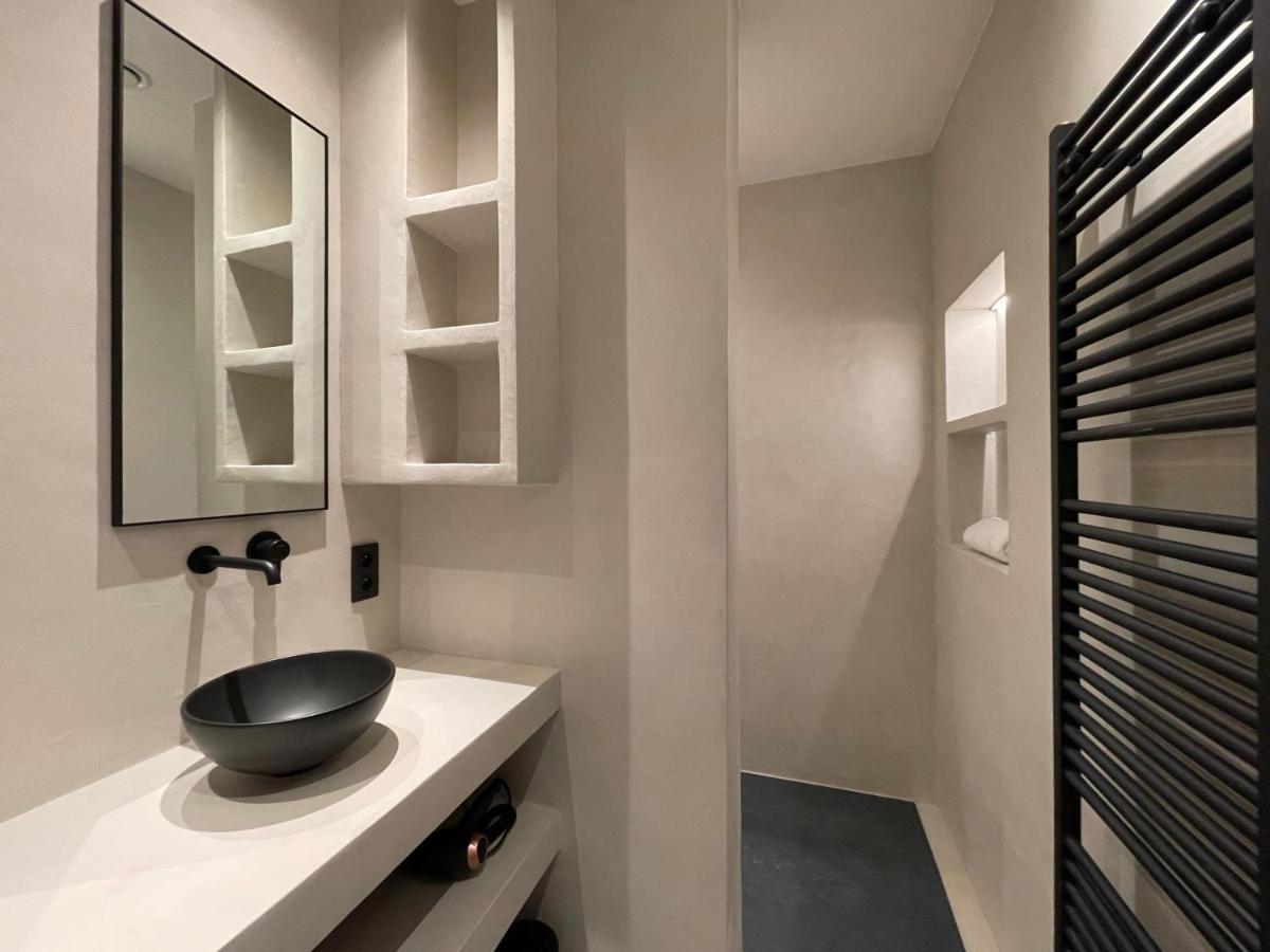 3 Bedroom Art-Nouveau Apartment With Free Parking Gand Esterno foto