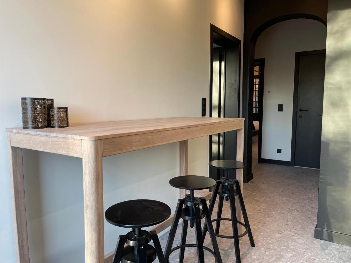 3 Bedroom Art-Nouveau Apartment With Free Parking Gand Esterno foto