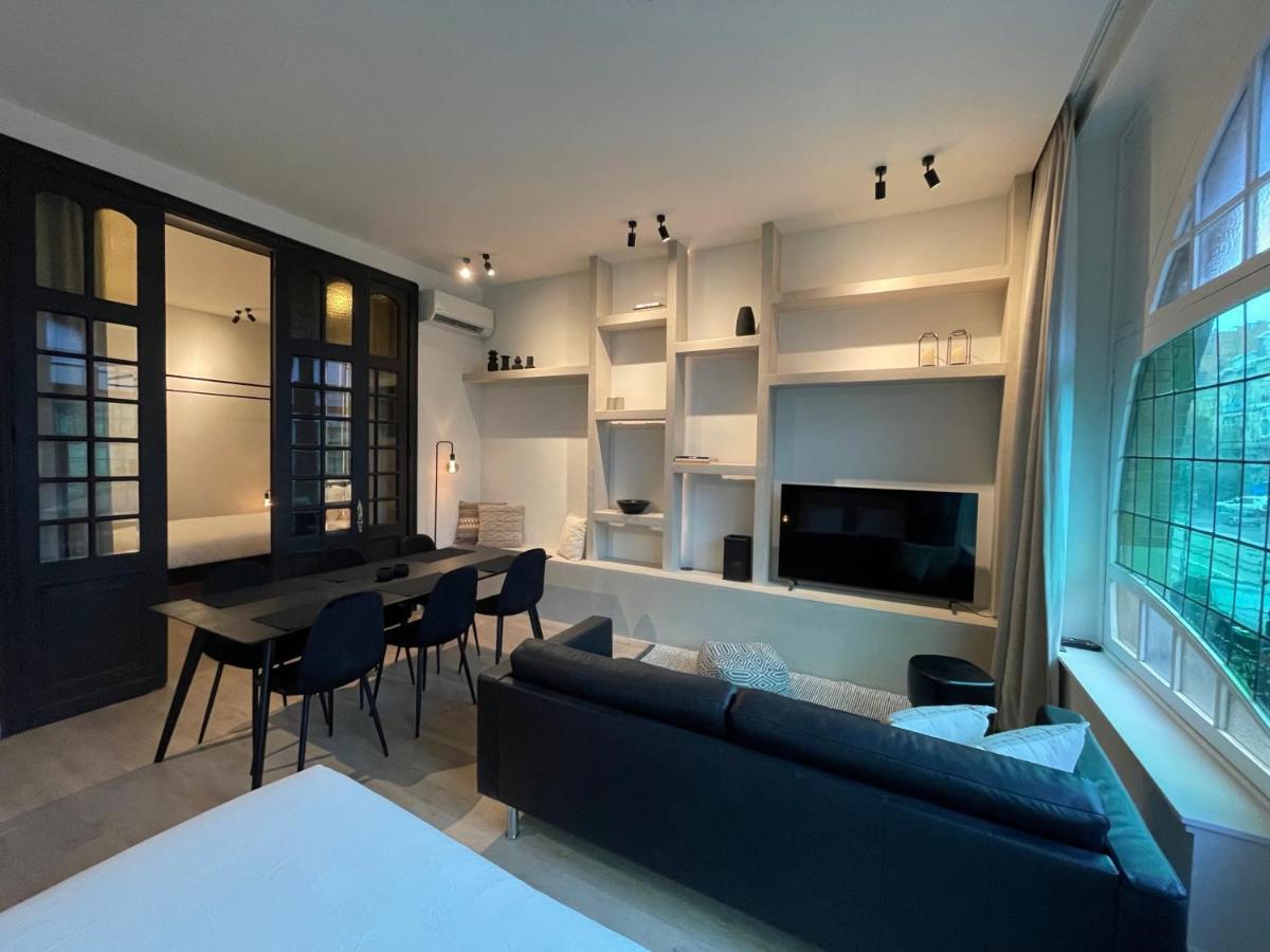 3 Bedroom Art-Nouveau Apartment With Free Parking Gand Esterno foto