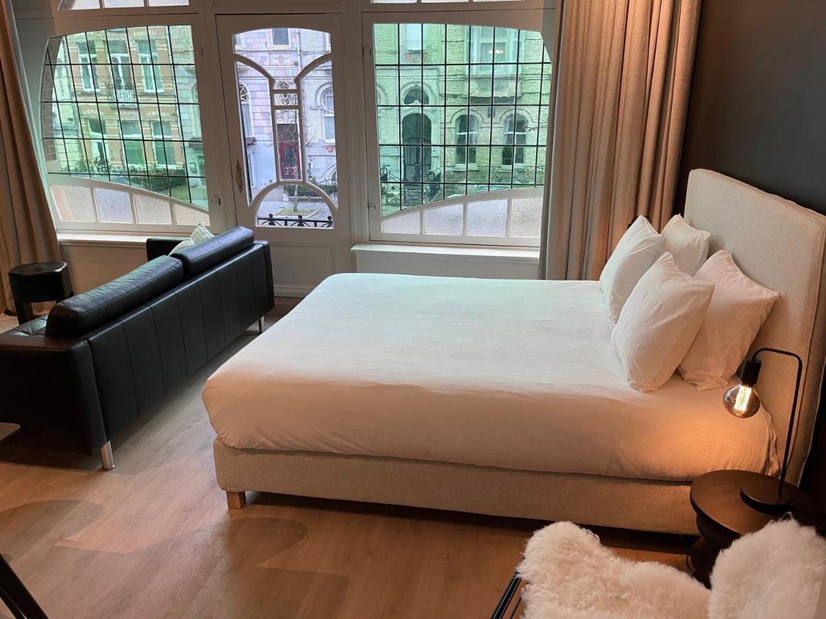 3 Bedroom Art-Nouveau Apartment With Free Parking Gand Esterno foto