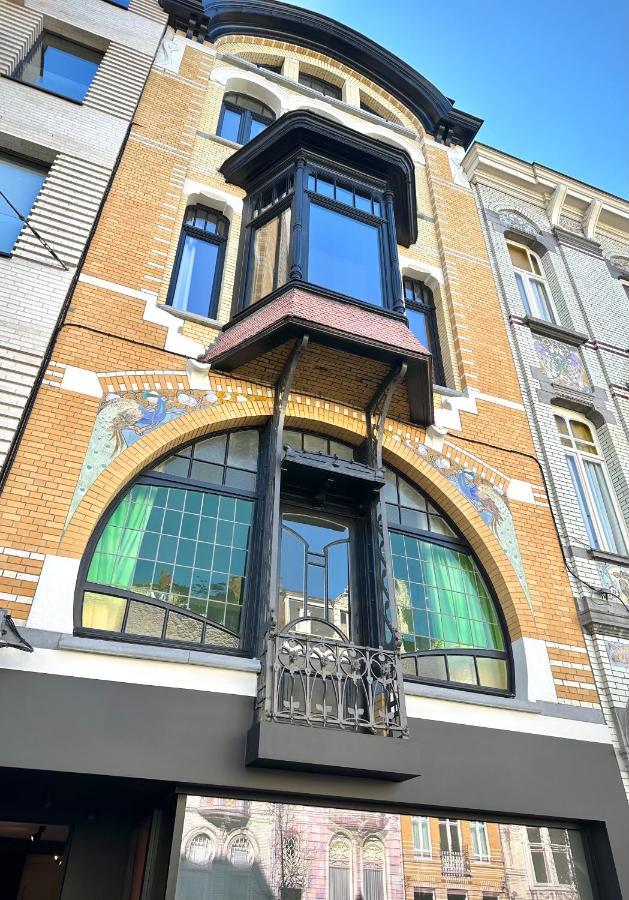 3 Bedroom Art-Nouveau Apartment With Free Parking Gand Esterno foto