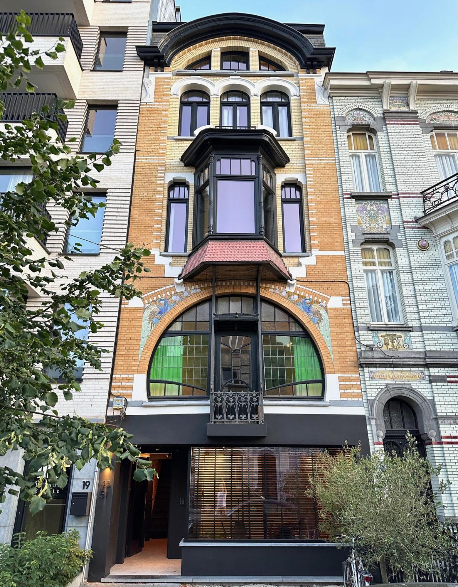 3 Bedroom Art-Nouveau Apartment With Free Parking Gand Esterno foto